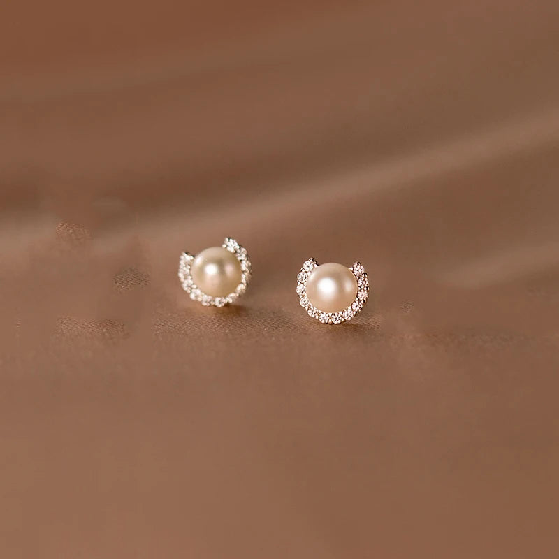 Sophisticated Shine Pearl Zircon Studs
